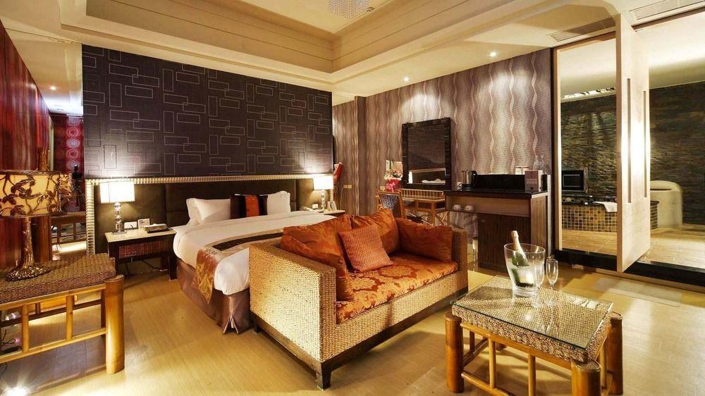 Seasons Boutique Motel Каосюн Екстериор снимка