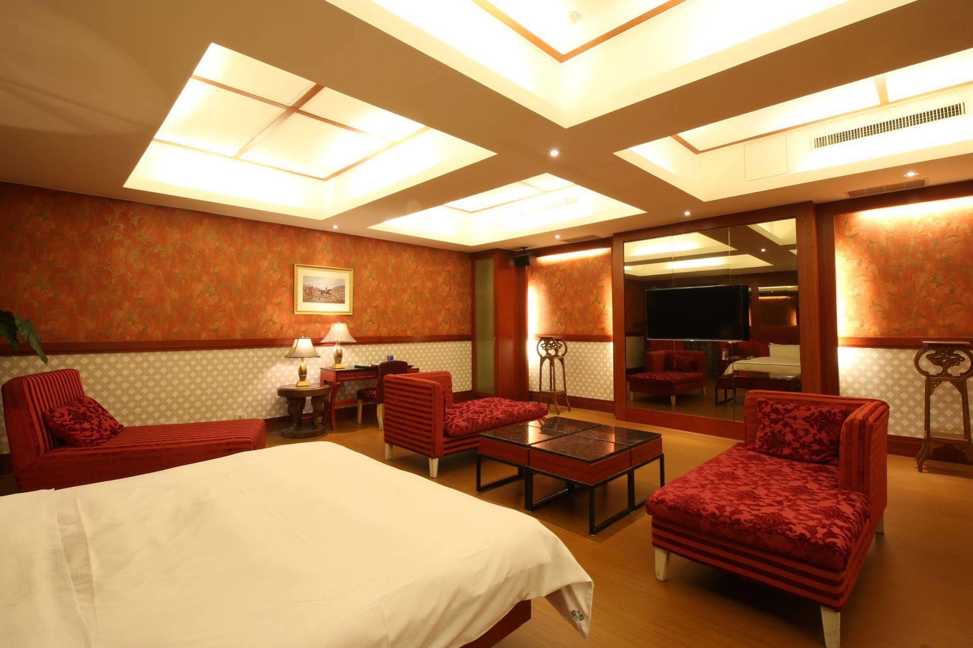 Seasons Boutique Motel Каосюн Екстериор снимка